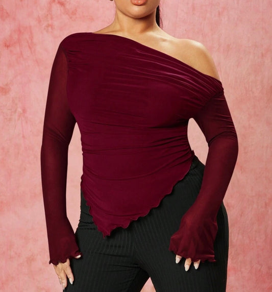 CURVY Cold Shoulder Top